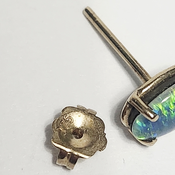 Opal Gold Stud Oval Solitaire Earrings Cabochon 8x6 mm - Picture 7 of 14